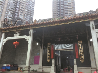 记者探营项目建设,记者探村