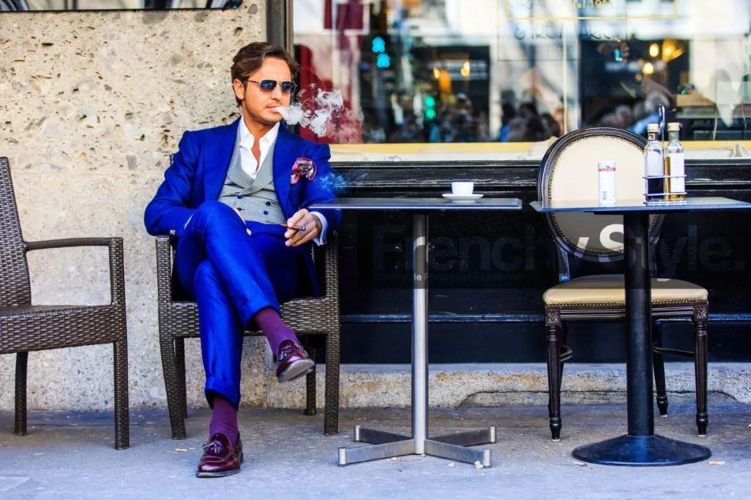 男人爱机车，但女人爱的是你穿的那件皮夹克