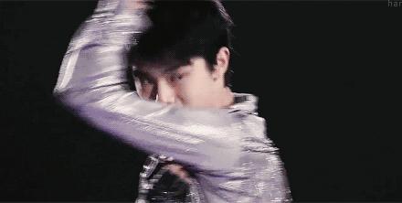 看完这篇文，你就明白央视女主播为什么对他痴狂？