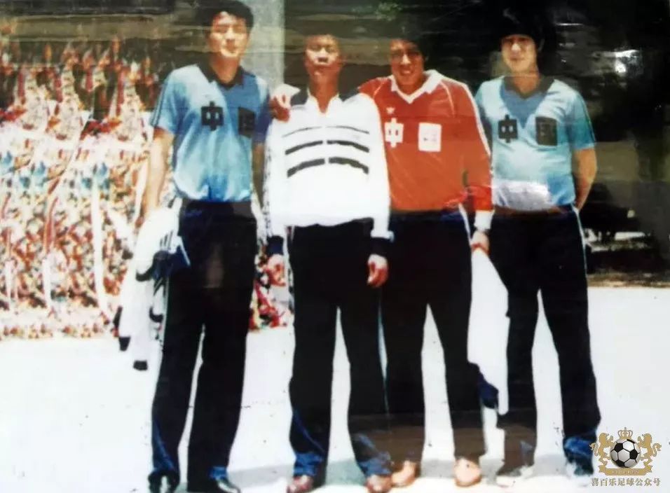 津门足球双百颂图片,津门足球双百颂签售会