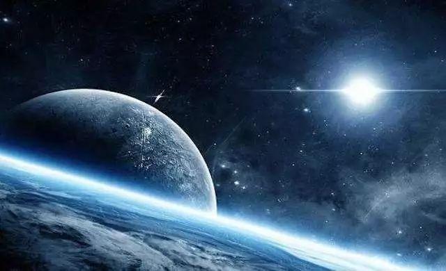 这两大星系就像一对恋人,彼此相距只有几米,相拥却要三十亿年