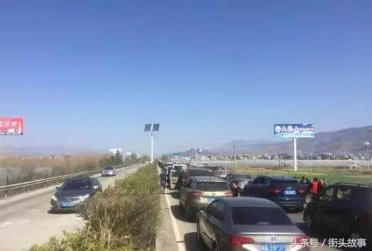 川a返程高峰预测,川a大军返城堵车图片