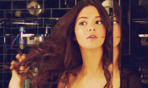 为什么经常烫染却仍有一头乌黑亮丽的秀发？明星护发秘籍大总结！