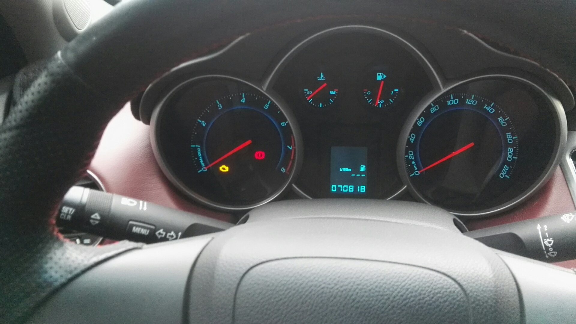 老科鲁兹百公里多少个油,老款科鲁兹跑800公里有压力吗