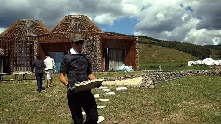 敢与吴彦祖PK的设计大神！42岁帅成“小鲜肉”，设计拿奖拿到手软