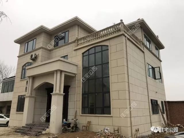 农村建房做真石漆的步骤,农村建房包工头不干了