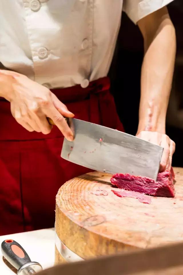 吃火锅还可以吃到自动飞起来！火爆北上广的升降机火锅登陆厦门！