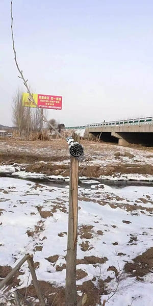 劳力士绿水鬼扔进水里,劳力士黑水鬼真实事件