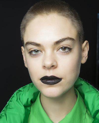 一字眉弯眉,一字眉自然眉韩式眉哪种好看