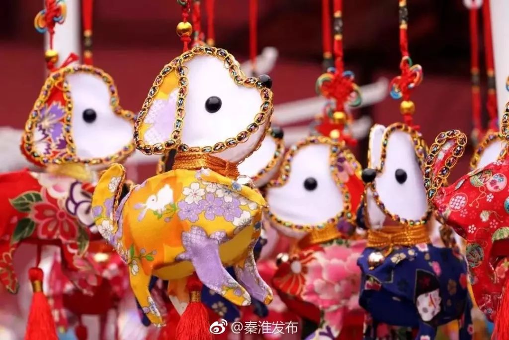 今夜的南*夫子京**庙,全是人人人人!有你吗?