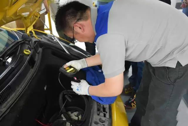 兰博基尼小牛盖拉多视频,兰博基尼