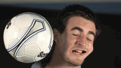 被足球砸到头的概率,被飞出场地的足球砸到怎么处理