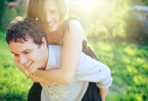 老公身边的朋友都有情人,老公在外面有情人又不离婚