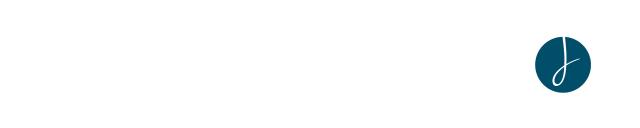 买了两双几乎一样的高跟鞋,想买一双大红的高跟鞋