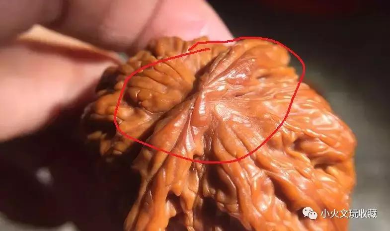 文玩核桃有点小崩尖,小火说