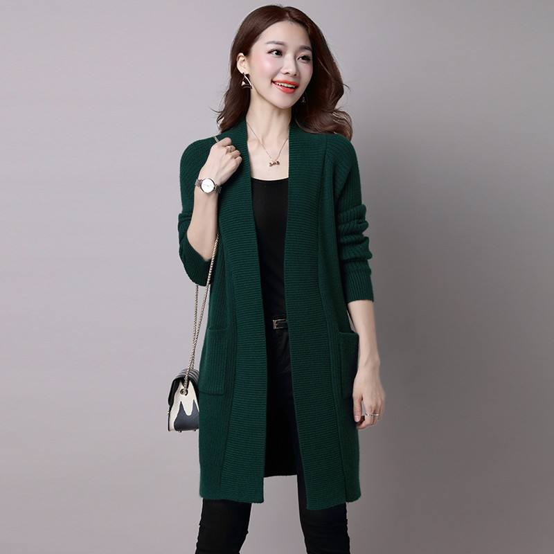 墨绿色针织开衫内搭怎么搭配,春季薄款针织开衫内搭