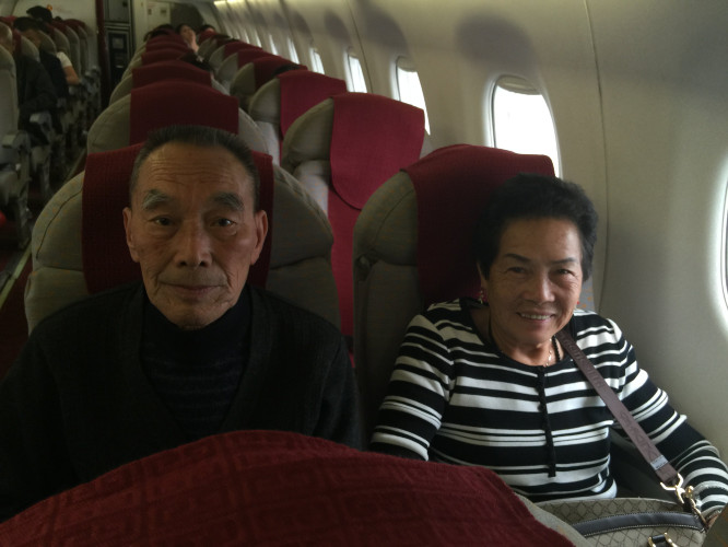 带上父母去看海完整视频,带你去三亚一起看海享受亲子时光