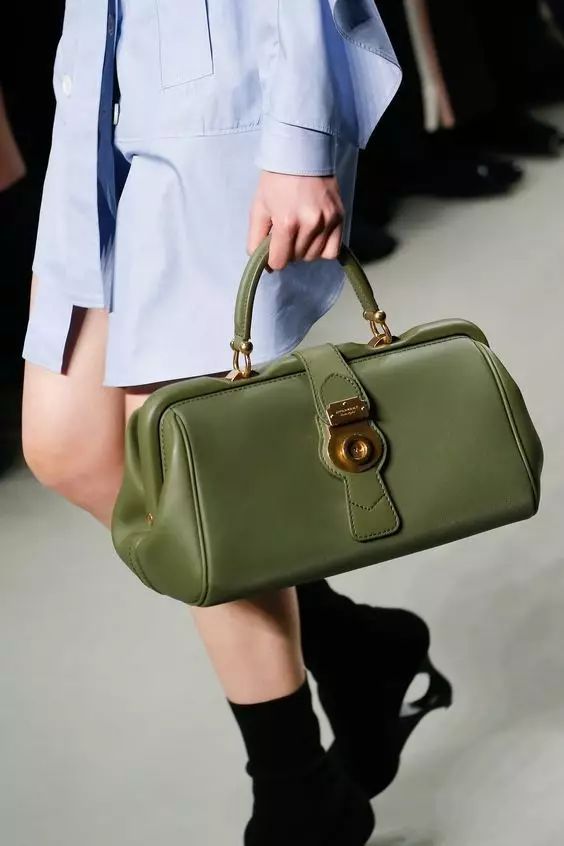 开工大吉带的东西,适合上班族的几款大牌包包分享