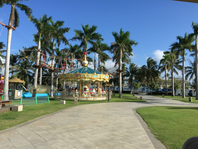 带上父母去看海完整视频,带你去三亚一起看海享受亲子时光