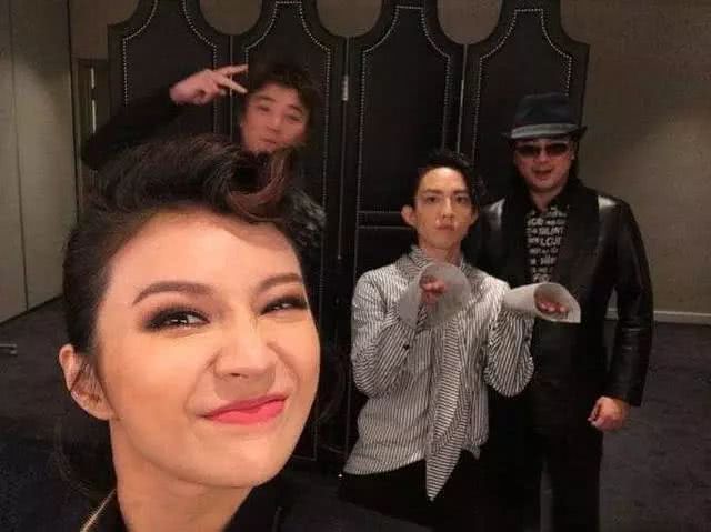 飞儿乐队主唱被踢是什么原因,飞儿乐队踢走主唱后现状