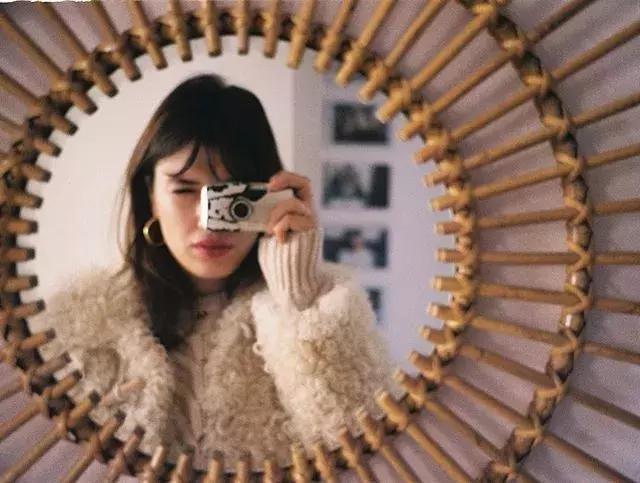 教你一招简单拍出漂亮的自拍照,如何拍出好看的自拍照