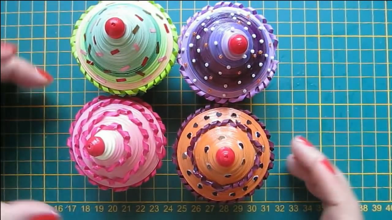 制作七彩爆浆蛋糕,七彩蛋糕做法简单又漂亮