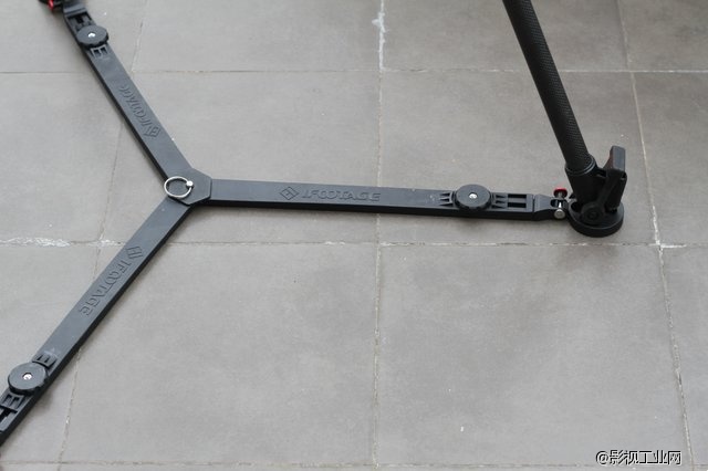 长颈鹿摇臂,印迹长颈鹿摇臂