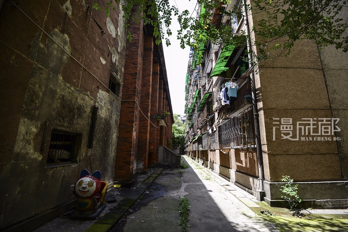 它们承载好多成都人的记忆,让我们一起来保护这些老工业建筑吧!