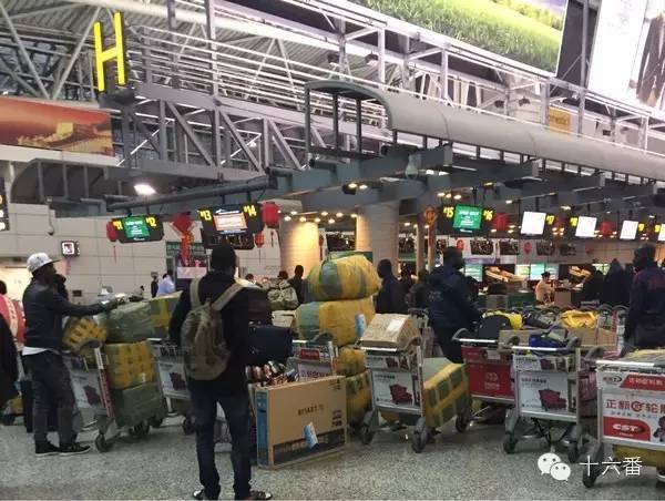 关于航班延误的原因和解决措施,你有遇到过航班延误的情况吗