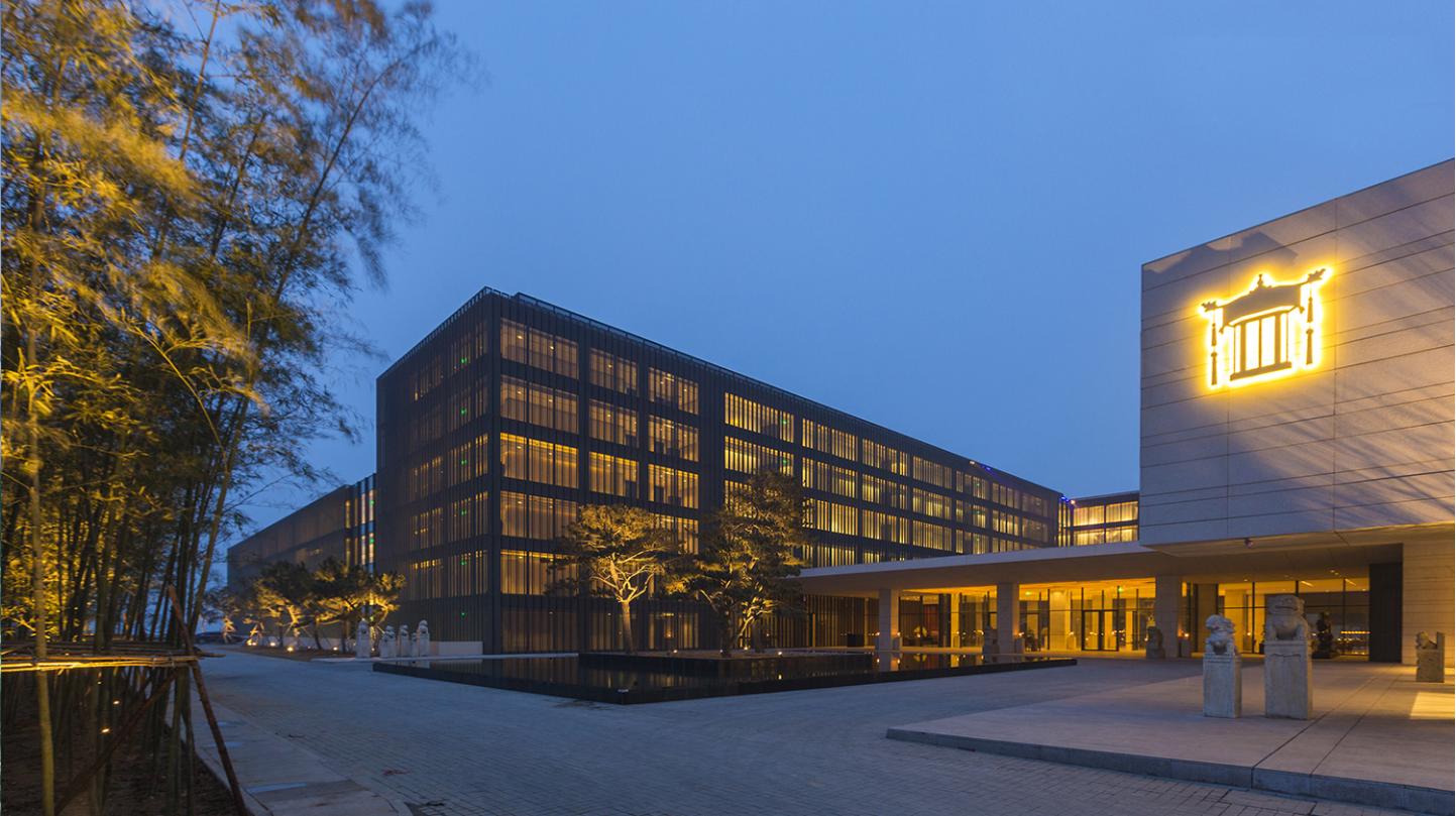 青岛黄岛最清澈最好玩的海边,青岛和黄岛哪个更适合旅游