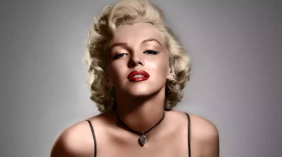 为什么男人喜欢小嘴的女人,男人喜欢小嘴女人还是大嘴女人