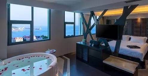 在青岛对你爱爱爱不完,却没想到你竟然是这种店!