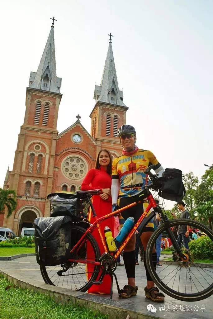 越南胡志明奥黛店,在胡志明街头偶遇穿奥黛的美女