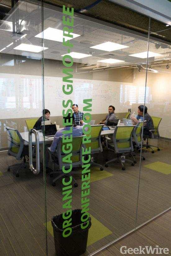 海滨景观，绿色环境，桌式足球机，带你探秘团购鼻祖Groupon全新的西雅图谷办公室