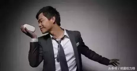 不止佟丽娅爸爸，娱乐圈里“直男癌”份子数量不少且言论都非常尬