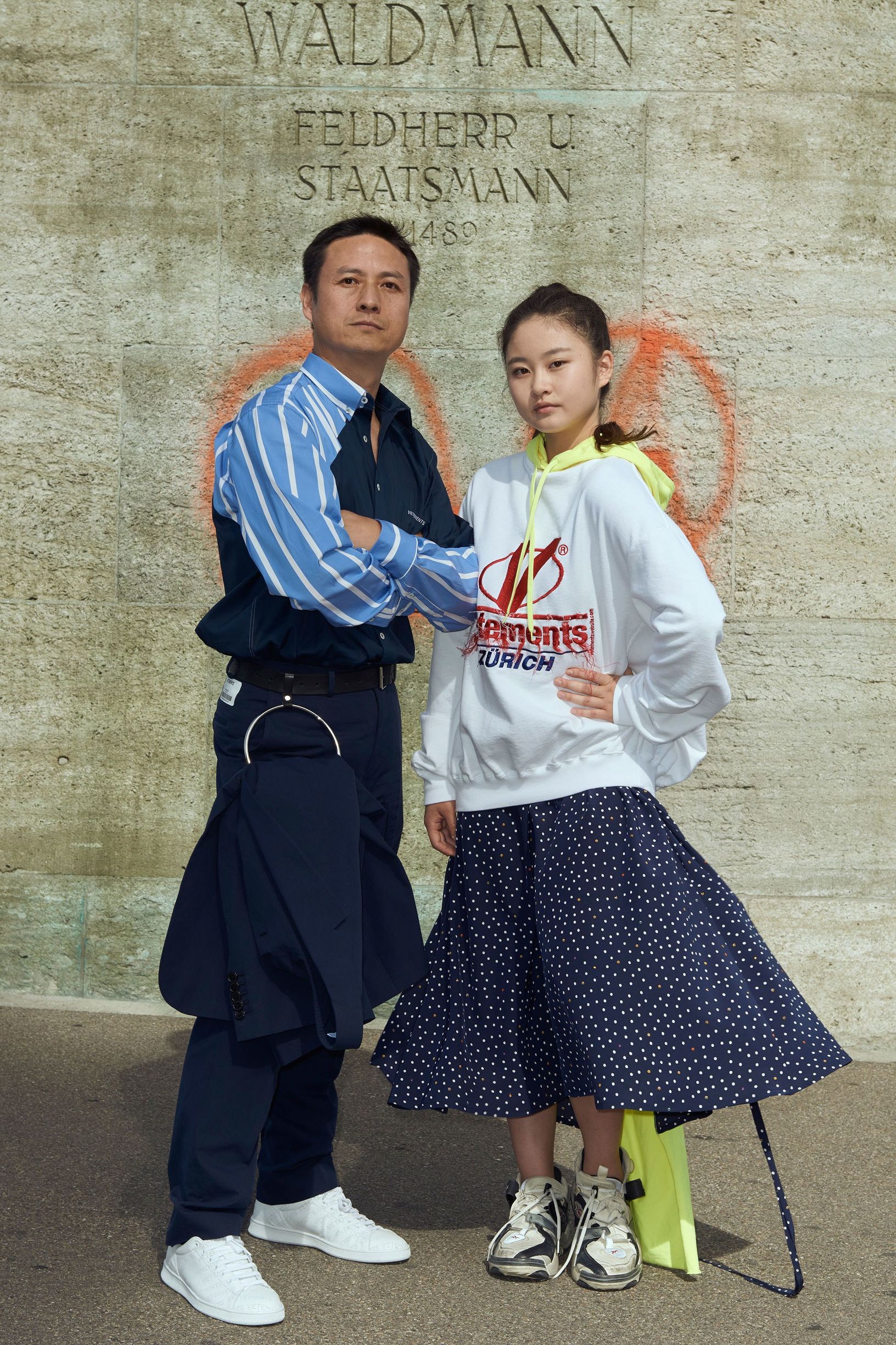 这个潮牌请来素人走秀，效果很赞，最老超模也来助阵