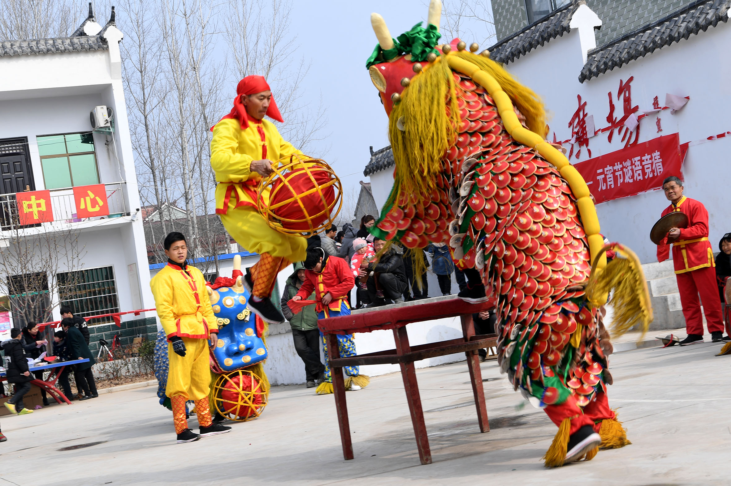 麒麟舞猜灯谜全家福:白楼乡金西村民的生活白糖粘蜜那叫个甜