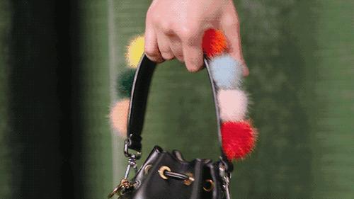 刘诗诗香奈儿包包同款,刘诗诗古力娜扎毛绒包