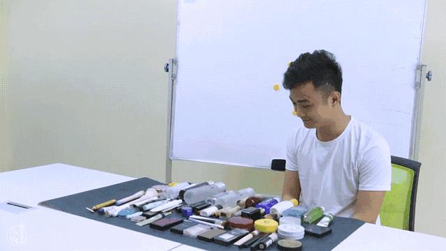 我们让4个直男猜化妆品，女生们哭晕在厕所！哈哈哈哈...