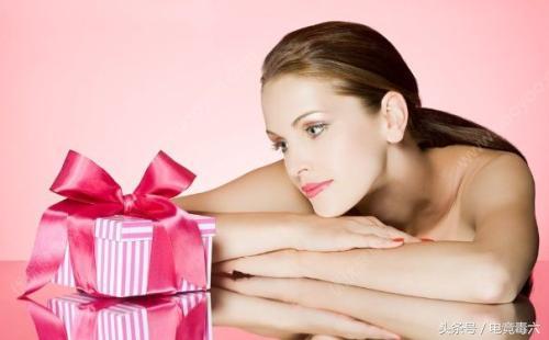 给女生发多大红包表示心意,10.1给女朋友发多少红包有含义