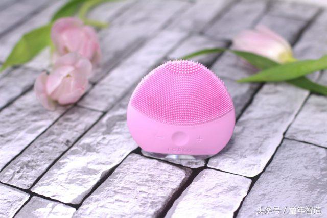 精油补水洗面奶,温和保湿精油洁面乳