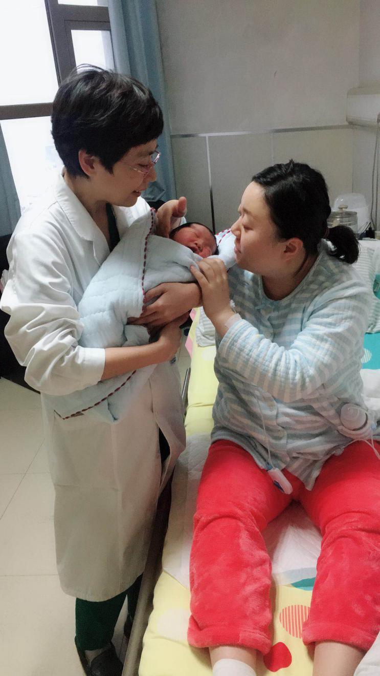 “女医护专属！什么时候你觉得自己最“女神”？锦州医科大学附属第一医院“一打儿”女神来报到！