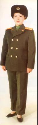中国女兵历代军装发展,70年代的女兵服装