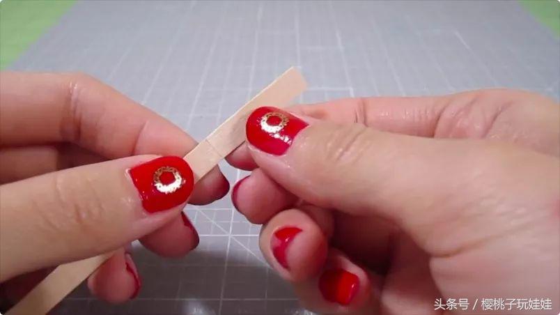 娃娃家床头柜diy自制,手工制作床给芭比娃娃的