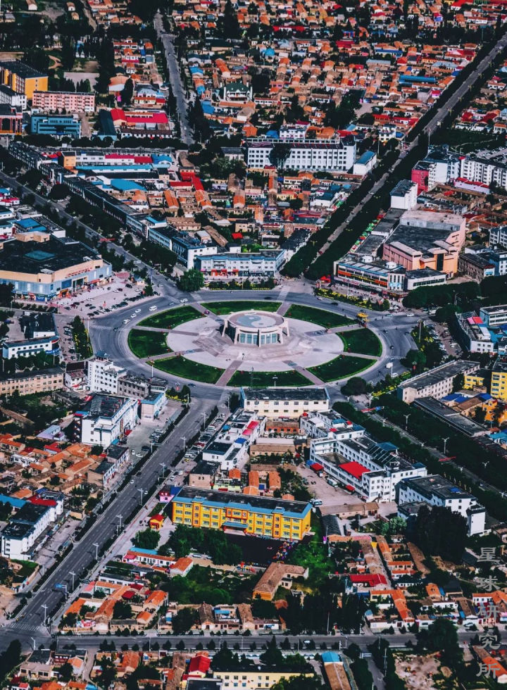 伊犁这个偏远的西部城市,新疆伊犁市靠近哪个位置