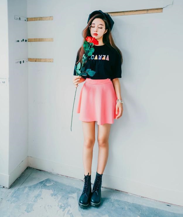 宽松版t恤搭短裙女慵懒风,小清新甜美可爱t恤