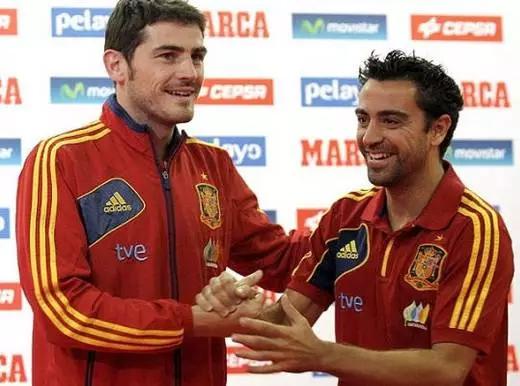 卡西利亚斯生日快乐,卡西利亚斯人生经历