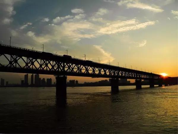 武汉旅游攻略最佳线路推荐一下,武汉沿地铁线有哪些好玩的地方