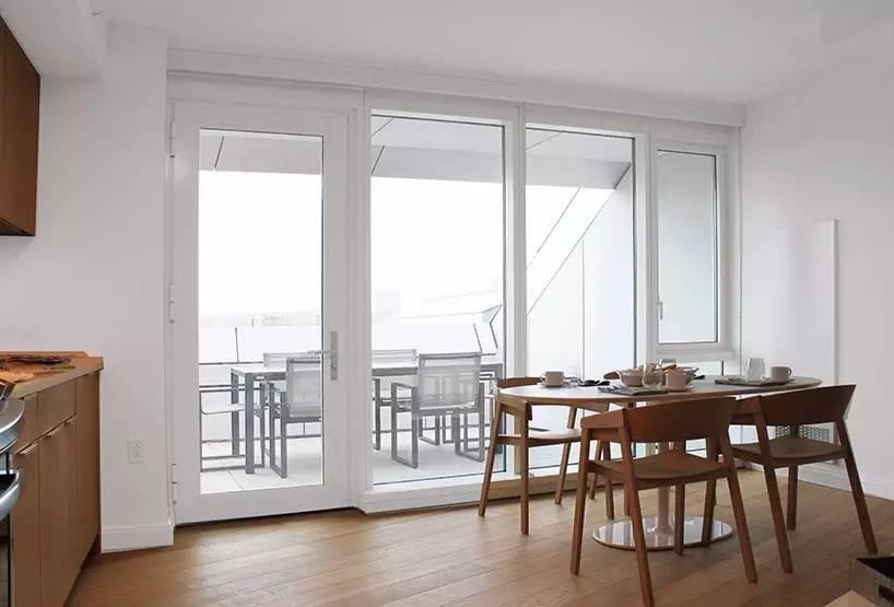 这个人在纽约最贵的地方，为穷人建了座金字塔