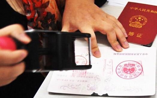 逃离旧城重新开始生活，店门口出现的男人却令我打了个寒颤